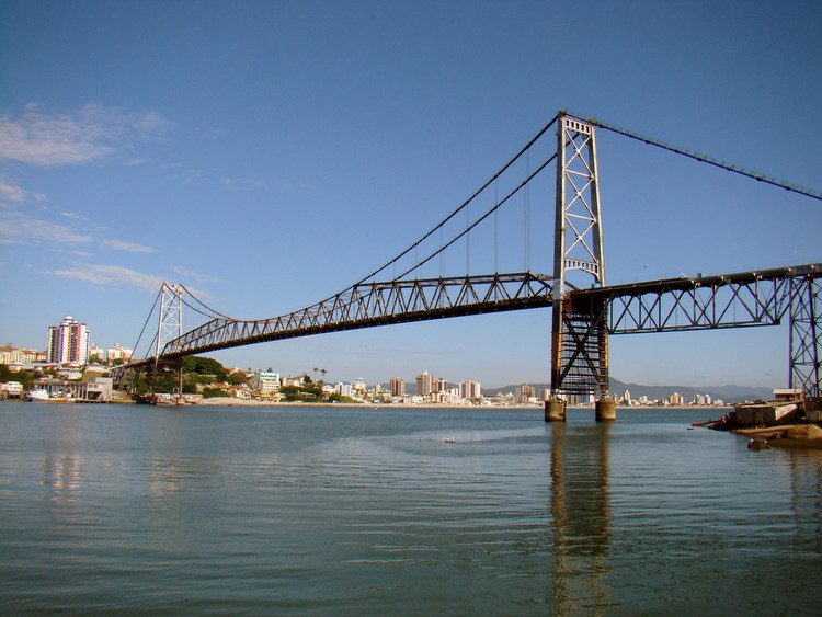 Ponte Hercílio Luz, cartão-postal de Florianópolis